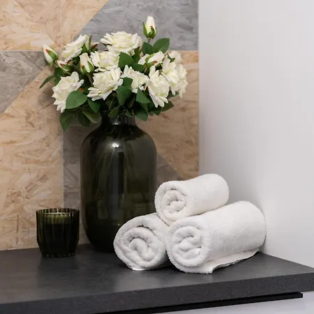 Niedzialkowskiego By Renters Апартаменти *