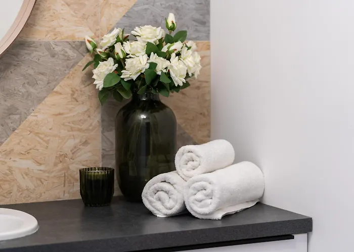 Niedzialkowskiego By Renters Apartment *